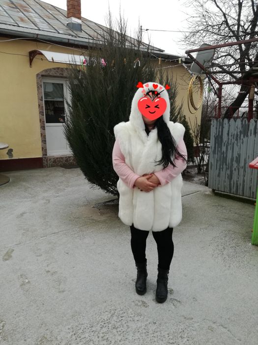 Vestă albă de damă