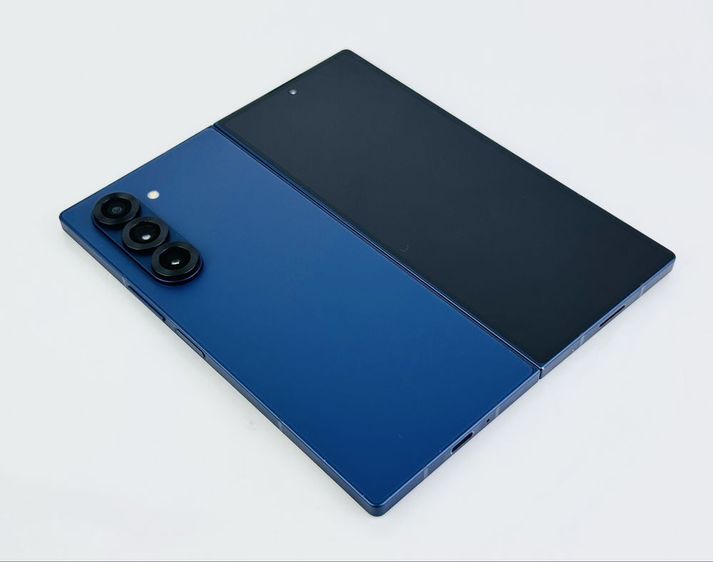 Samsung Galaxy Z Fold 6 5G 512GB 12RAM Navy Отличен! Гаранция!