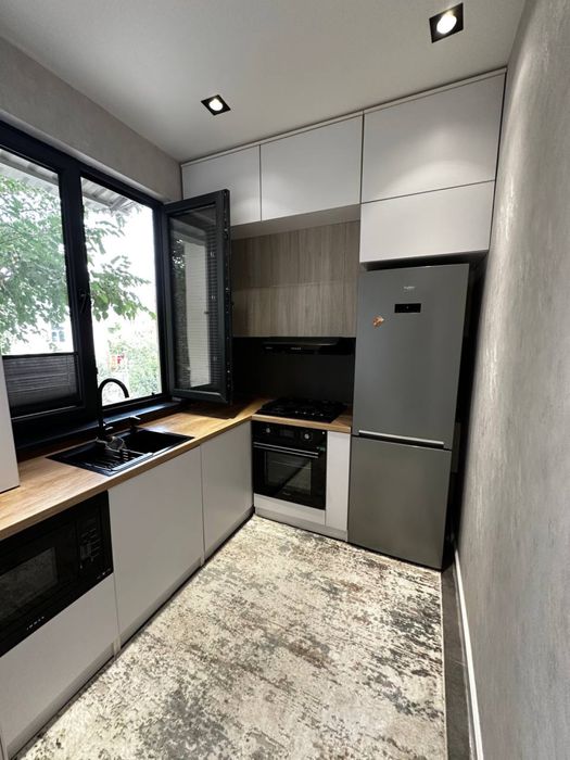 Евро ремонт 2/3/4 50м2 массив  Феруза балкон 1.5х3