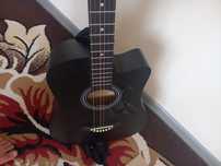 Gitara sotiladi narxi kelshiladi