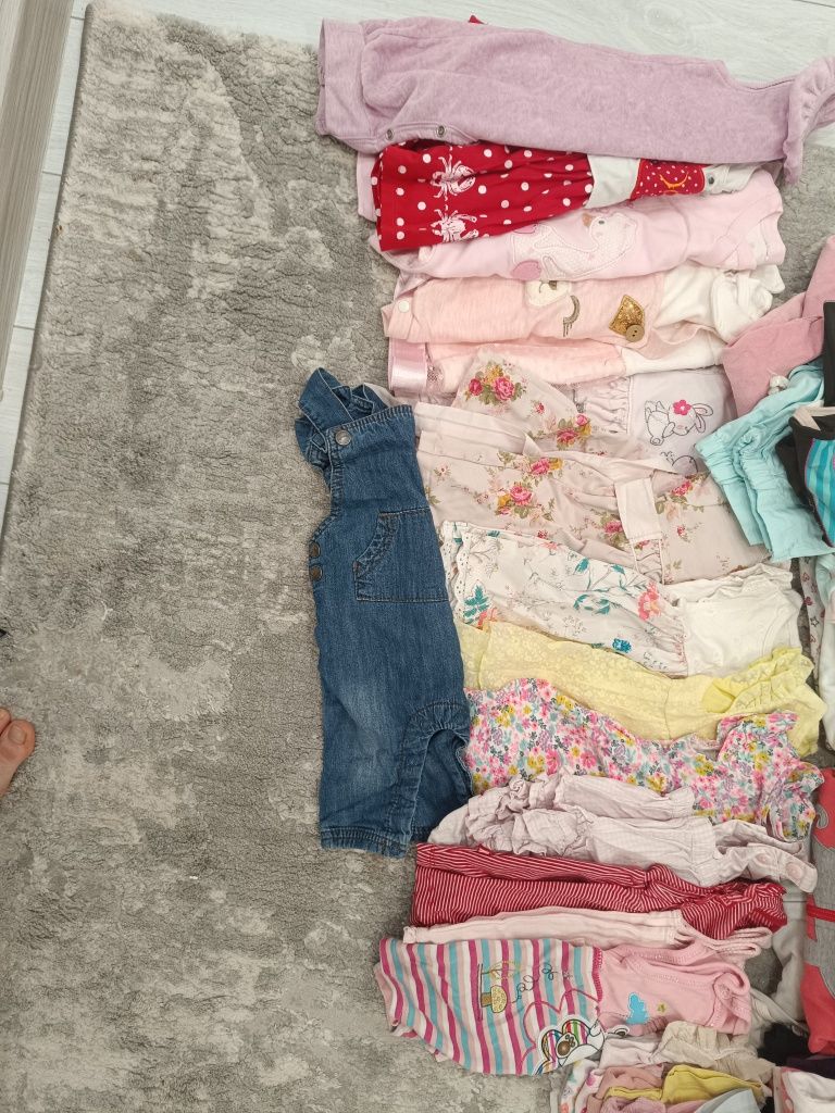 Голям лот дрехи за бебе момиче