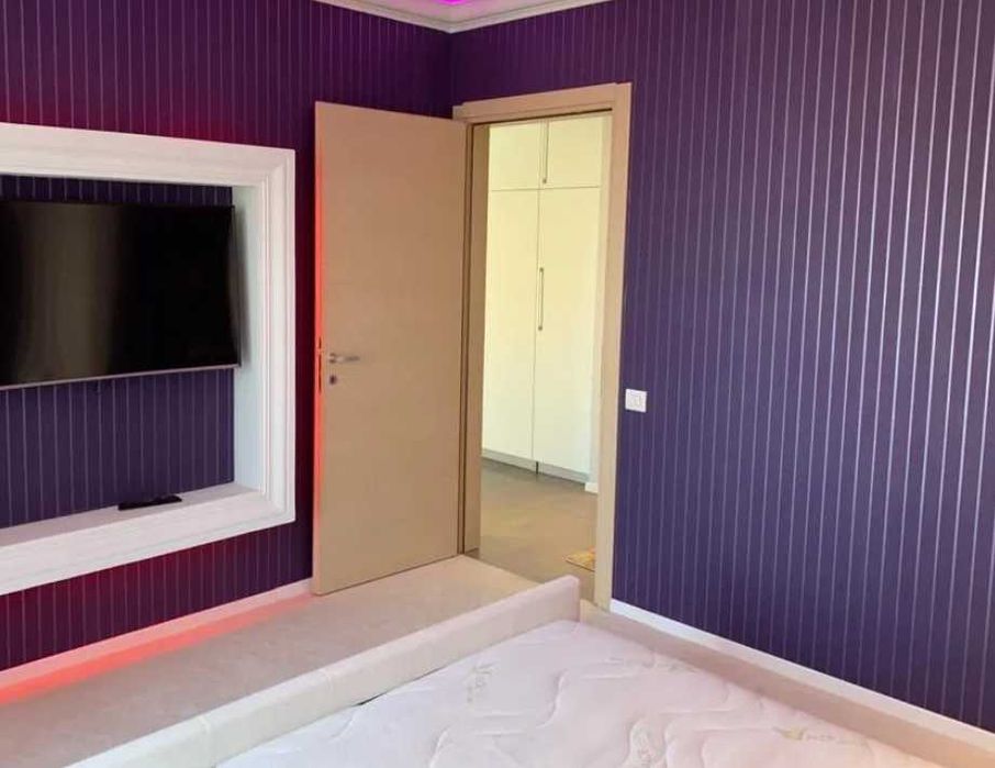 Продава се Тристаен апартамент в Бургас, Лазур - 81 кв.м за 1089 €/кв.м - Снимка #4