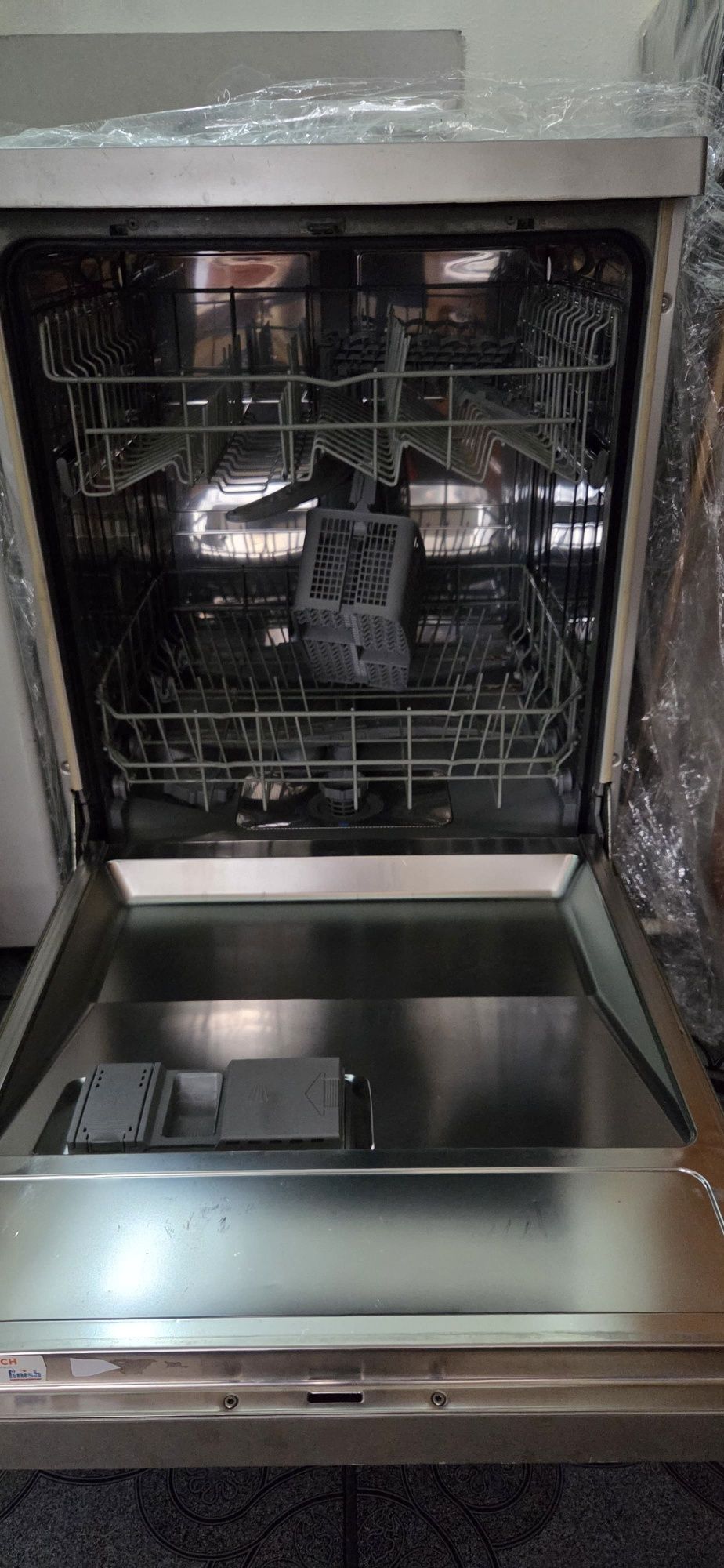 Mașină de spălat vase Bosch Silence Inox – Fiabilă și Silențioasă