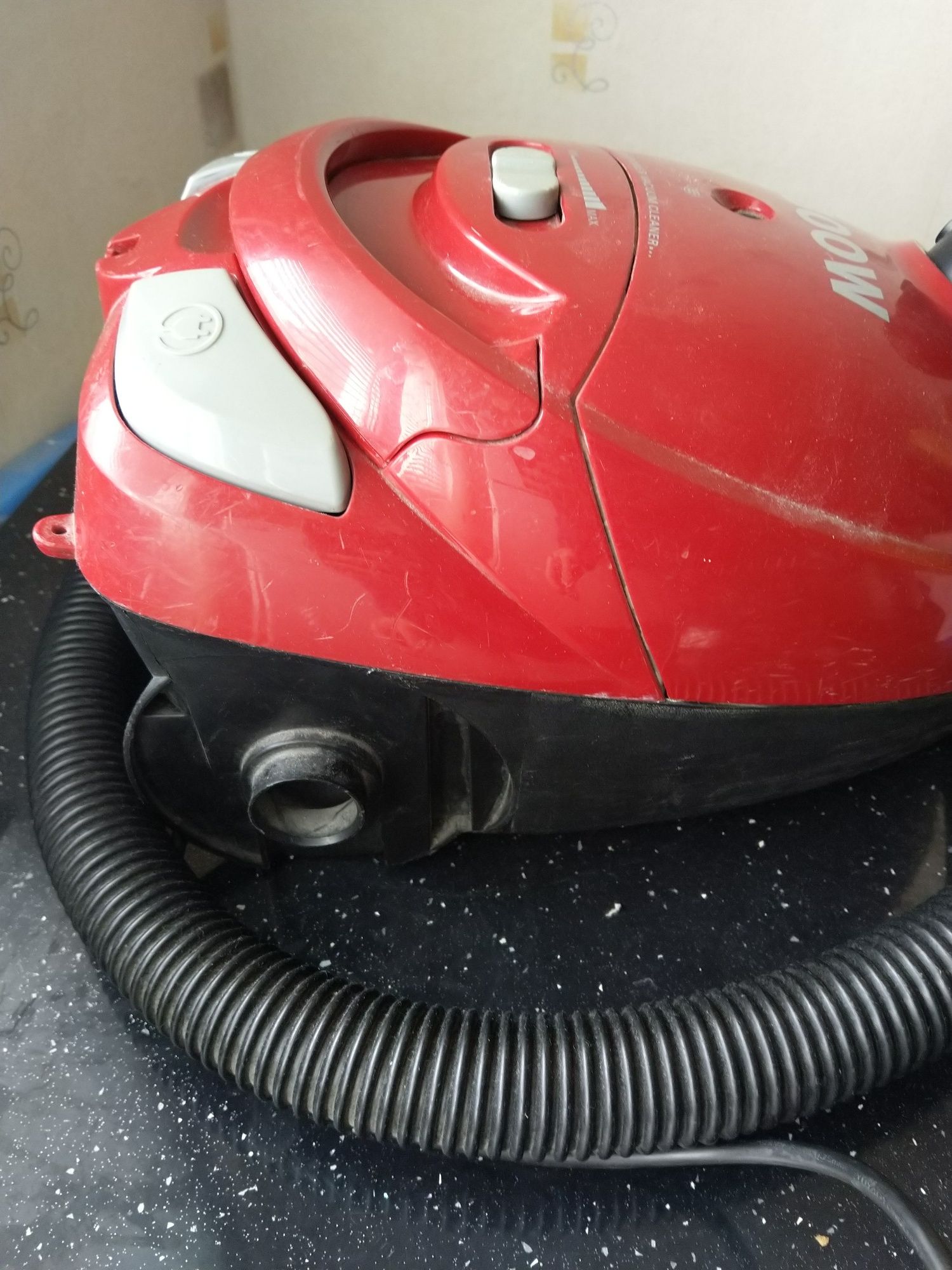 Прахосмукачка 1800W с регулиране DAEWOO
