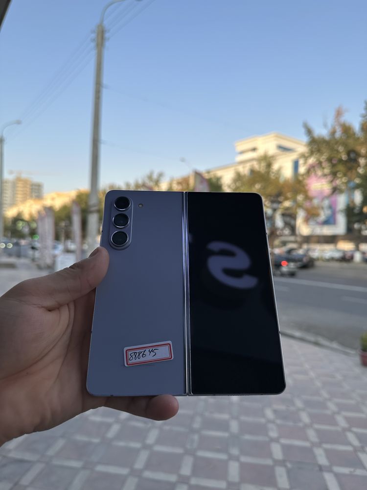 Samsung Z Fold 5