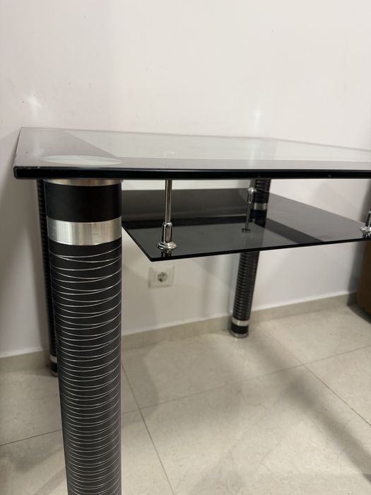 Кухненска стъклена маса