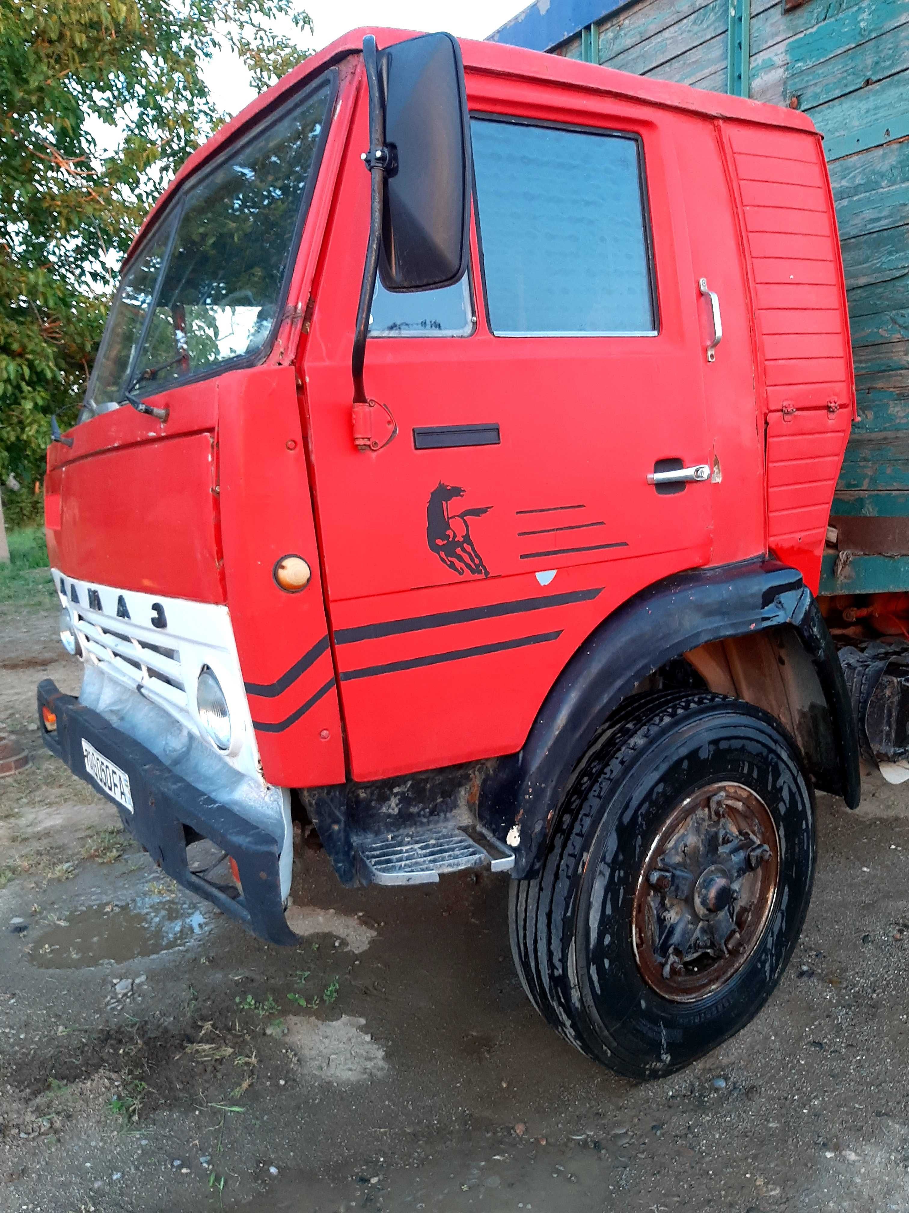 Kamaz srochno sotiladi..