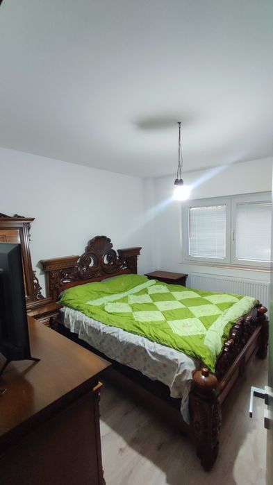 Dau în chirie apartament proaspăt renovat și mobilat ,2 camere 55mp.