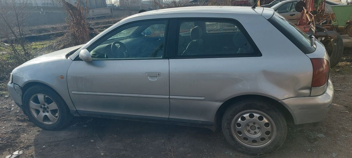 Audi A3 2000г. 1.6i