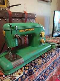 Швейная машинка Тула, в отличном состоянии с чемоданчиком, раритет