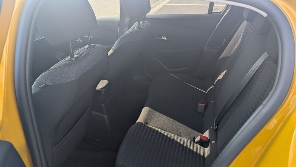 Peugeot 208 benzina