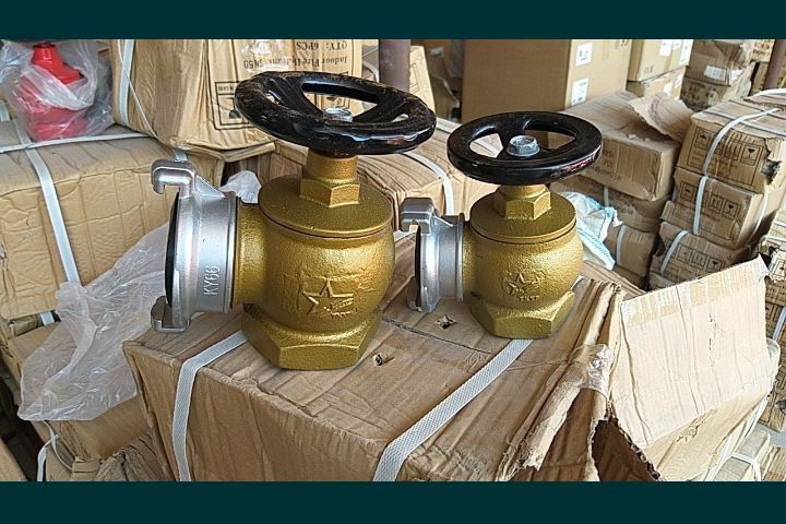 Пожарной кран латунный.