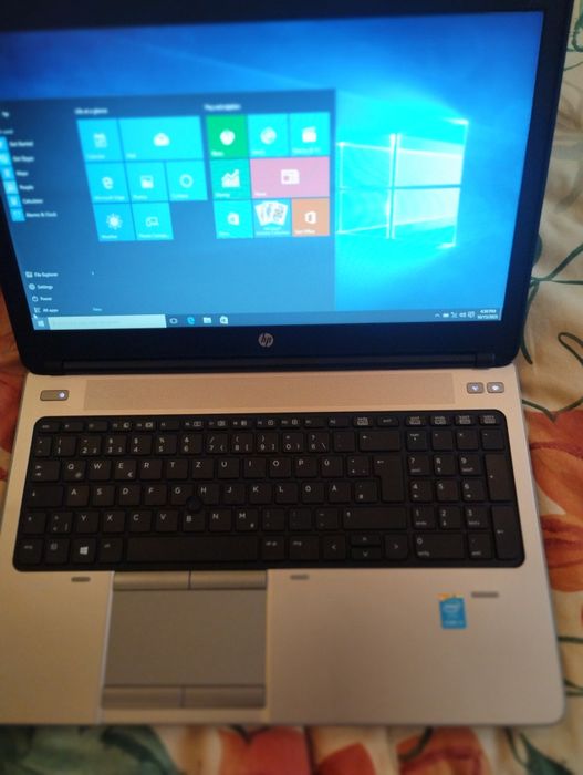 Vând laptop HP i3