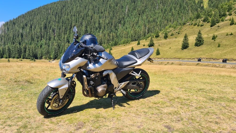 Kawasaki zr750j ..
