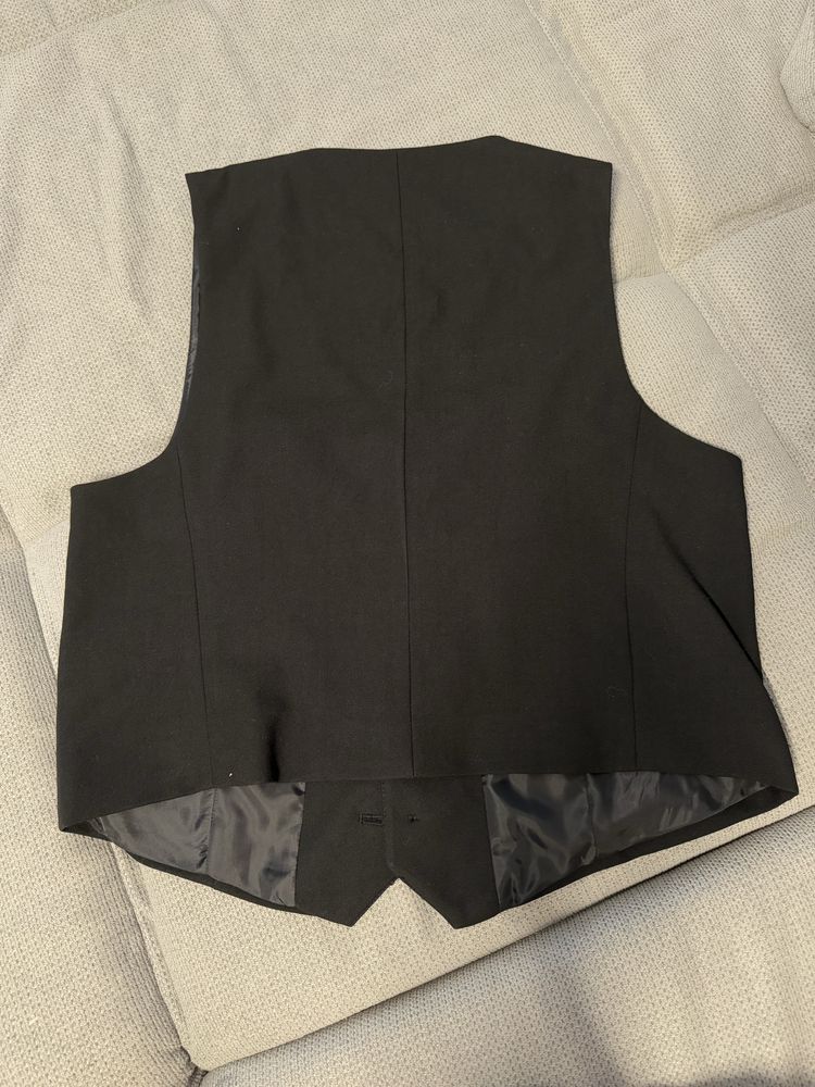 Черен елек от Zara
