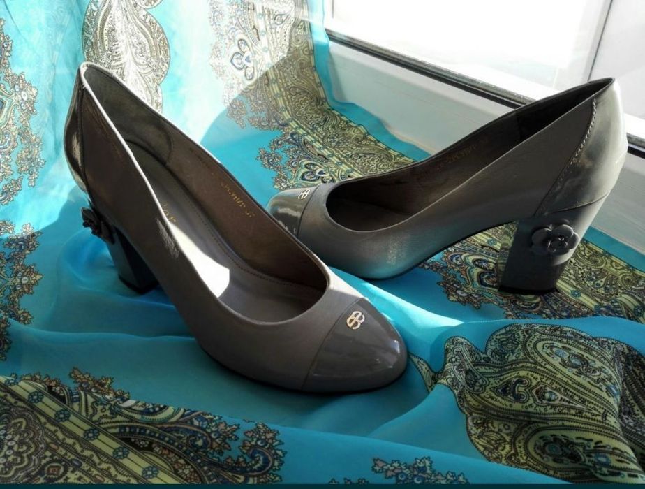 Продам туфли лак с кожей