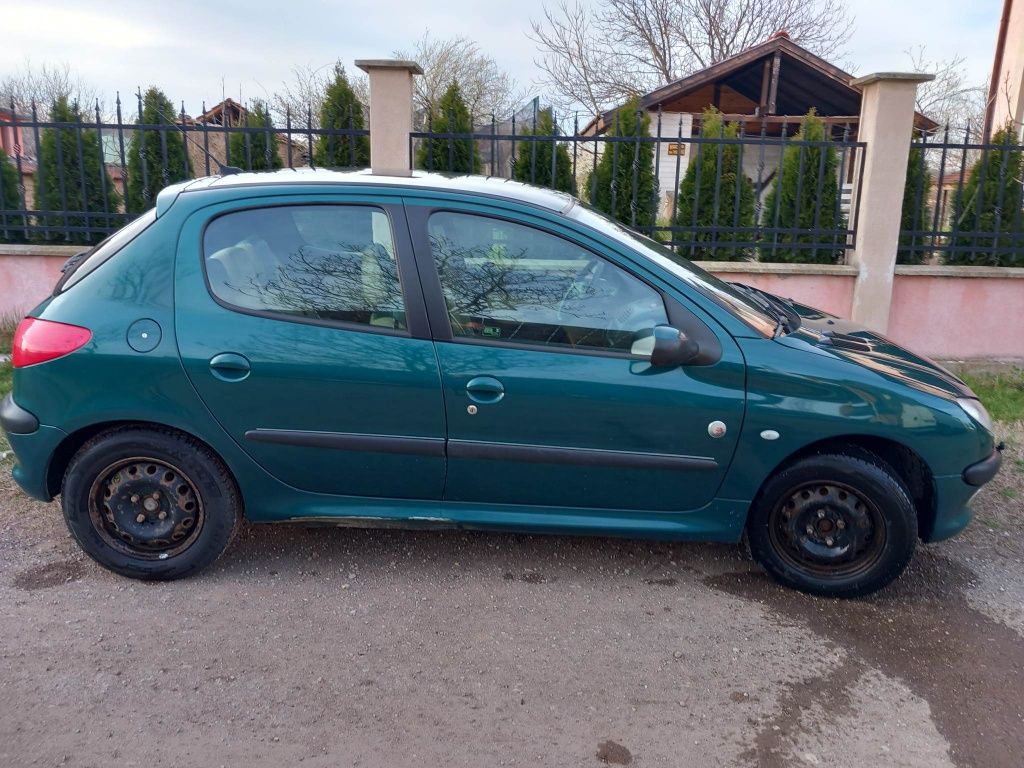 Peugeot 206 ролан гарос, Бензин, 2002 година