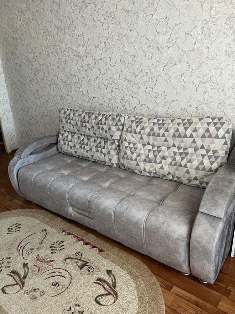 Продам диван в отличном состоянии! Срочно, цена окончательная!
