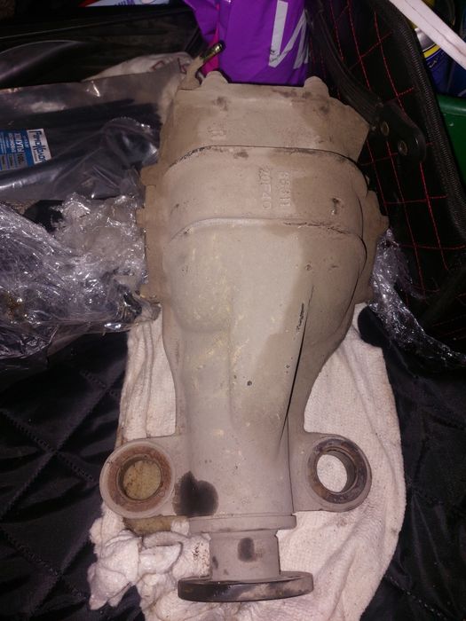 Продам  задний редуктор,  на ниссан эрнесса.