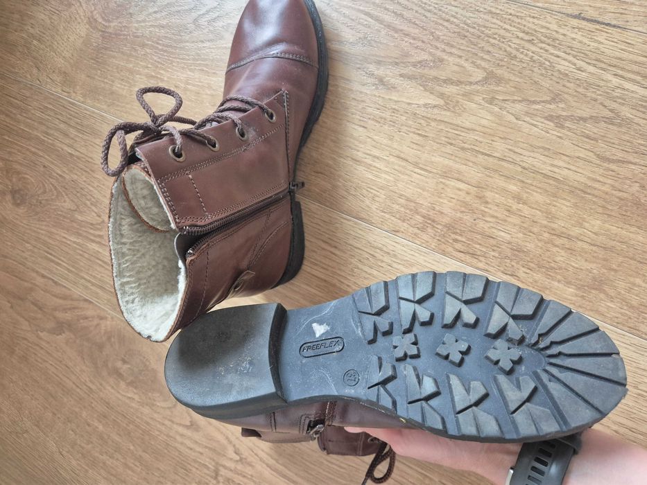 Кафяви кожени боти