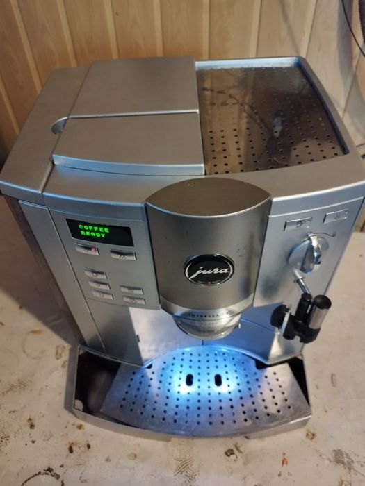 Vând expresor Jura s9