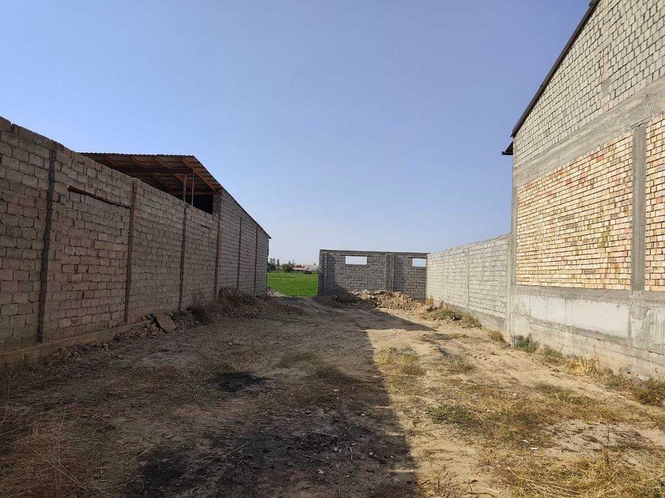 Ер 3,1 сотих, Зангиота Эркин постдан утканда, катта йулга 500 метр