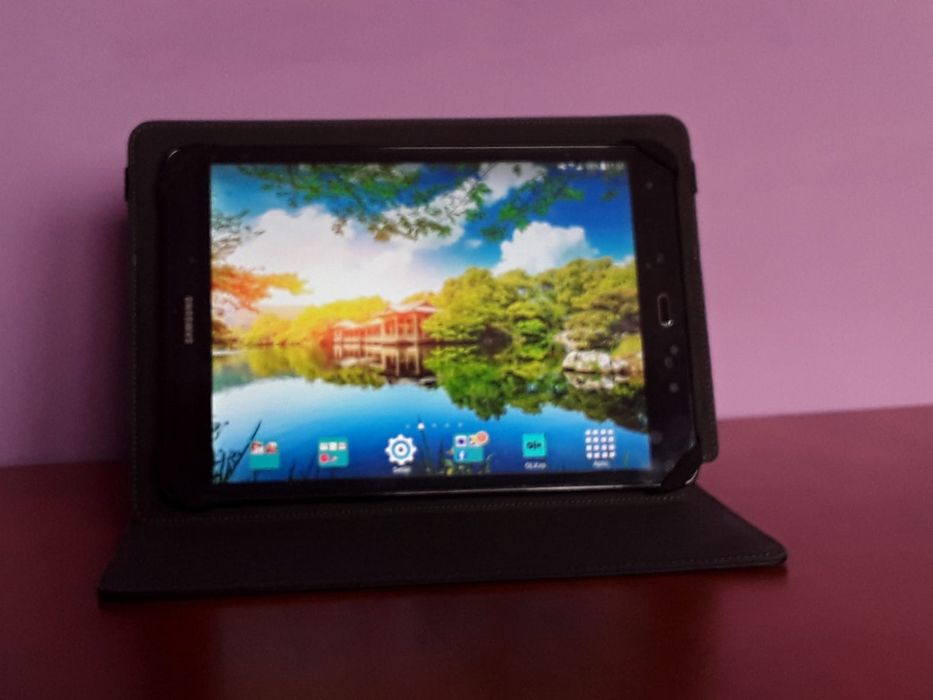 Vând Tableta Samsung Galaxy Tab A cu SIM Model SM-T 555