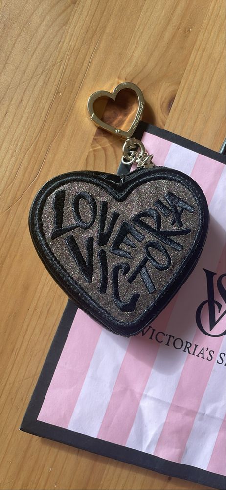 Портмоне на Victoriа’s Secret