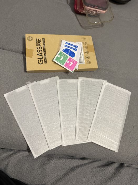 Folii privacy si huse iphone 13 promax