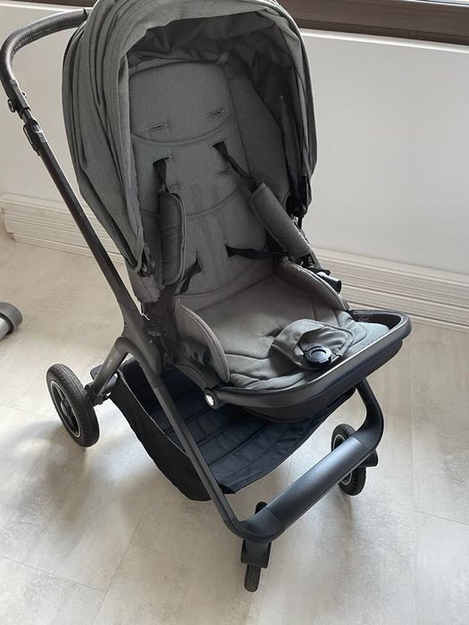 Vand carucior + cadou un patut de copii Kinderkraft