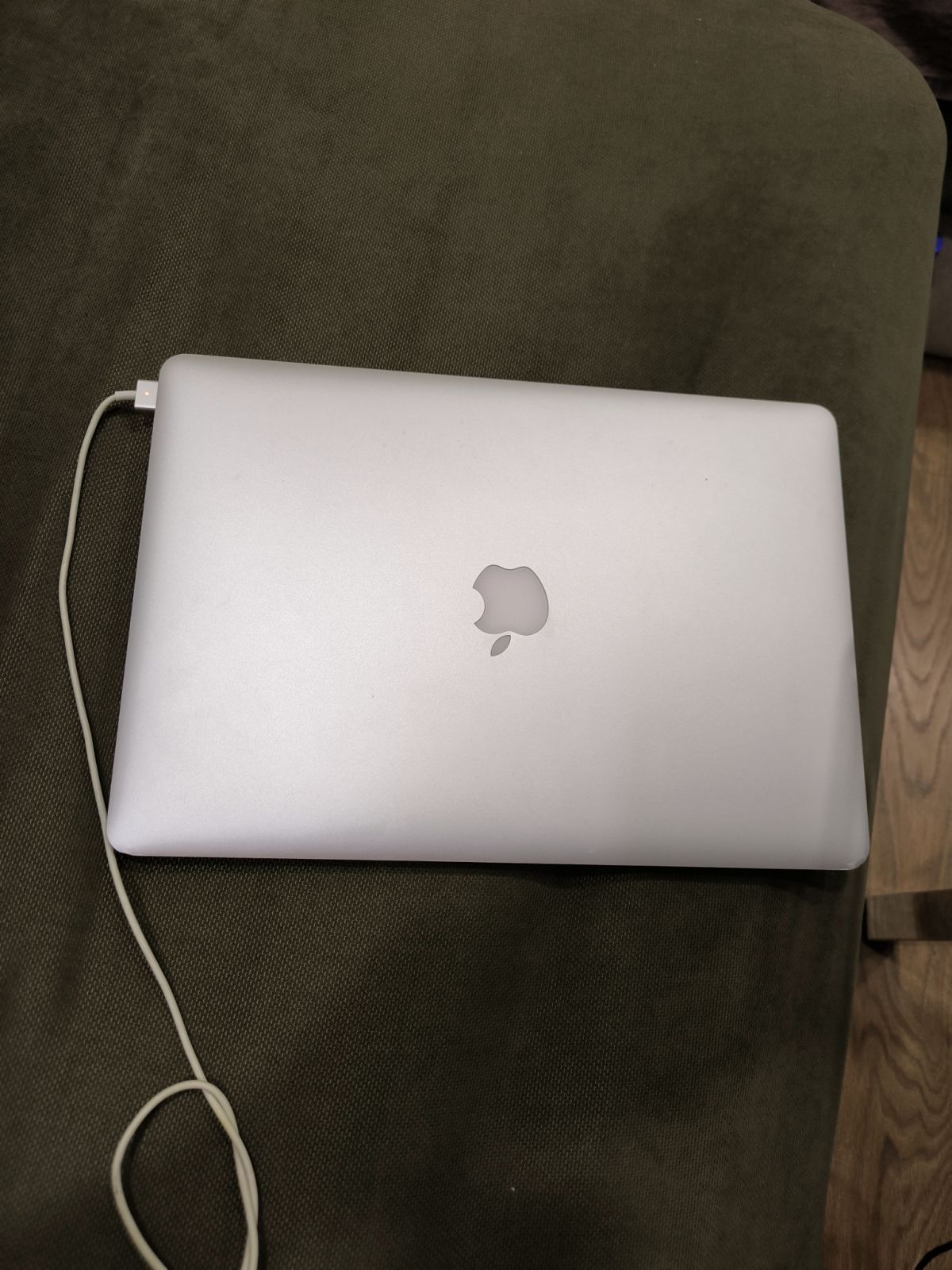 Apple MacBook Pro, модел А1398