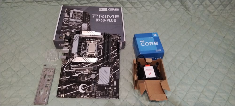Kit Intel socket 1700: Asus Prime B760 Plus_DDR5, procesor i5-12500