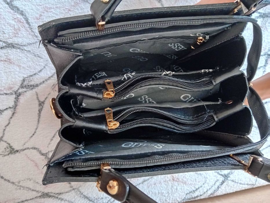 Дамска чанта Guess