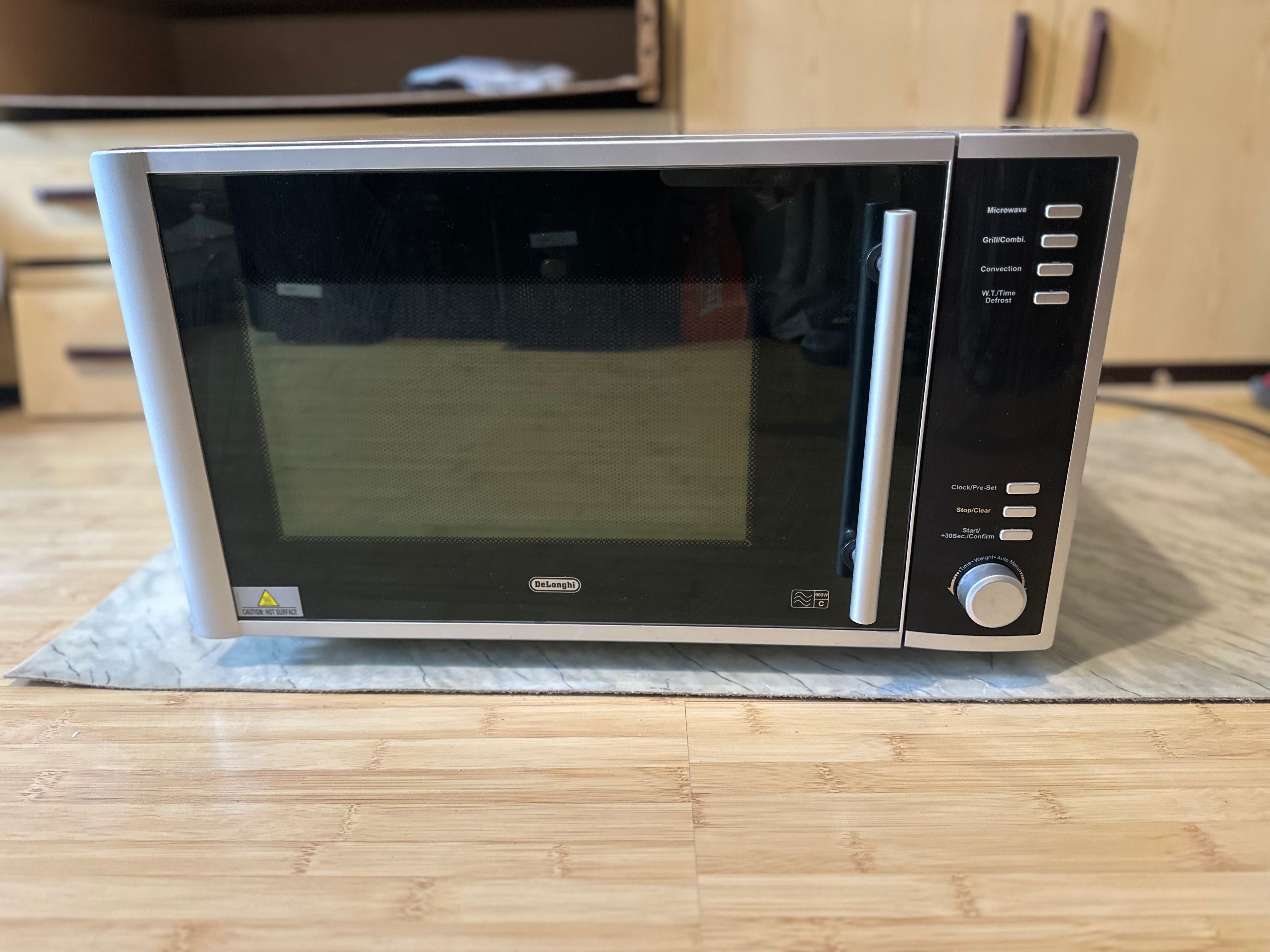Микровълнова печка Delonghi