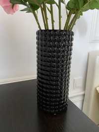 Vaza din ceramica Neagră