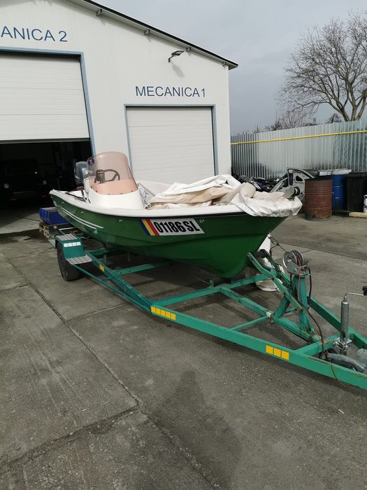 Barca Romcraft 510 motor Yamaha four stroke de 30 Cp