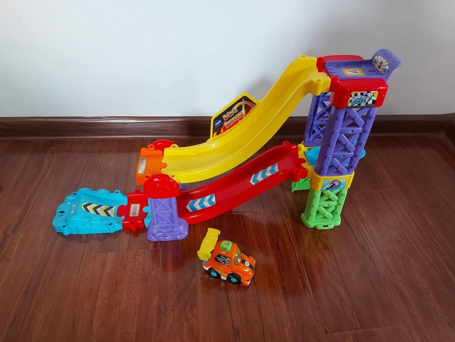 Pista vtech cu mașinuță