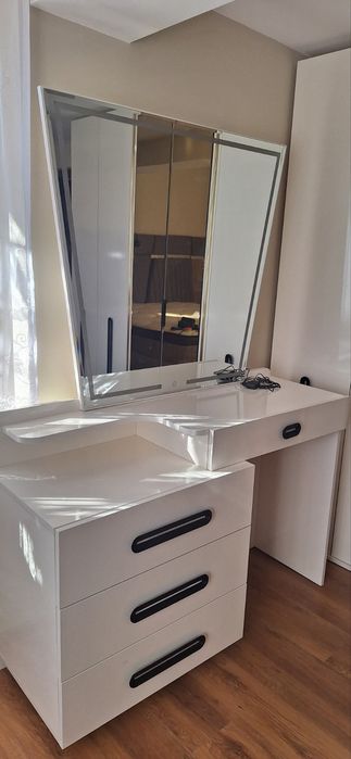 Чисто нова тоалетка