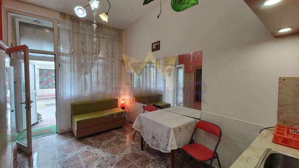 Дава се под наем Едностаен апартамент в Варна, Колхозен пазар - 30 кв.м за 204 € - Снимка #1