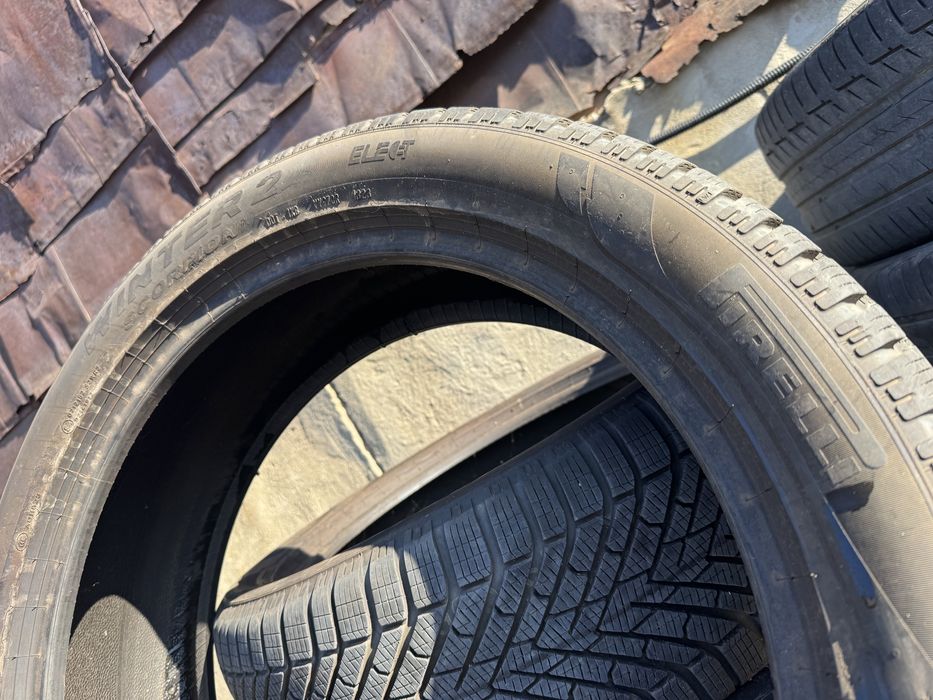 Vand set cauciucuri Pirelli Winter Scorpion 2 235/50/21