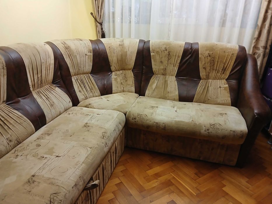 De vanzare colțar