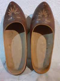 Pantofi  populari din lemn de dans