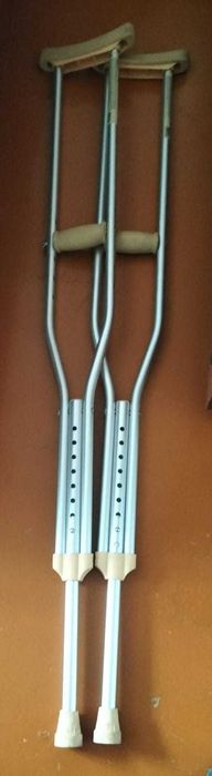 Костыли с подмышечной опорой