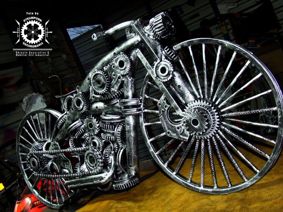 Sculptura fier "Motocicleta steampunk"piese auto moto reciclate.