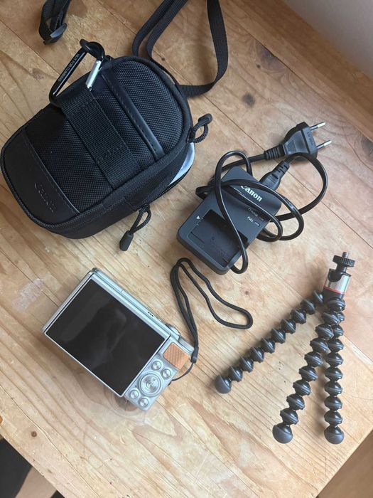 Canon PowerShot SX740 HS Travel Edition + minitrepied si geanta