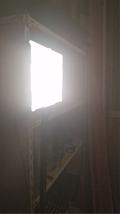 Vand 2 Lampi LED Aputure + 4 Acumulatori