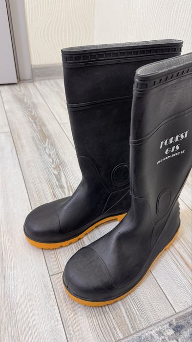 Продам новую рабочую обувь (размер 44)