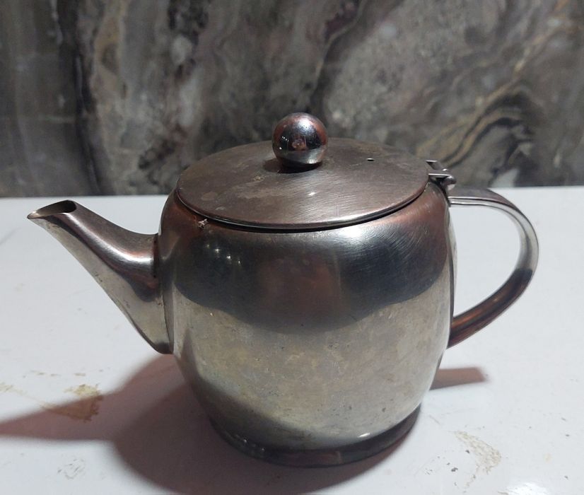 Чайник заварочный ,кастрюля,ванночка всё  из нержавейки.