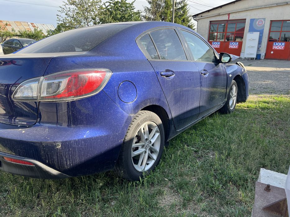 Dezmembrez Mazda 3 BL sedan limuzina 1,6 benzina Z6 2009-2013