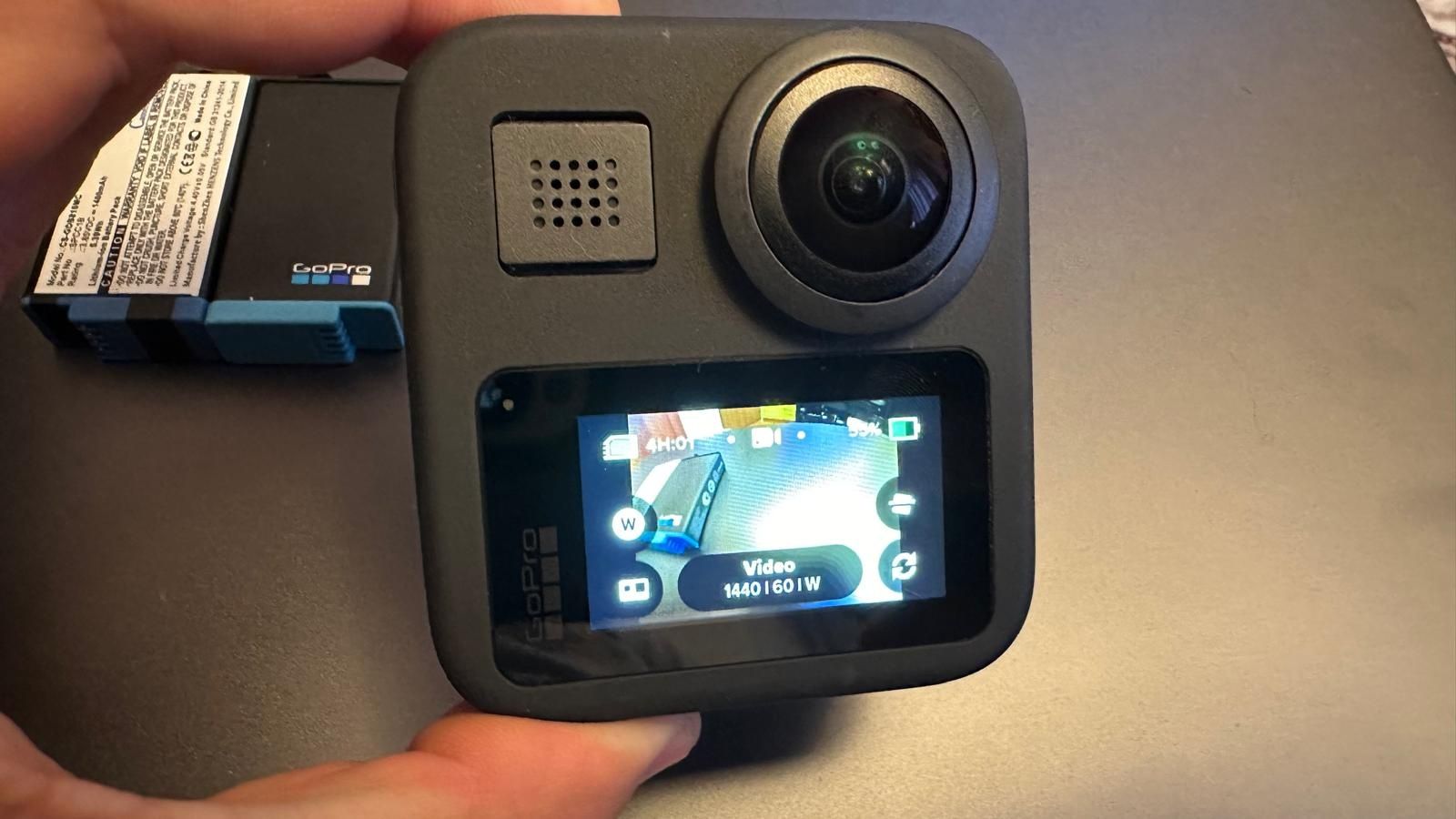 GoPro Max 5k 360°  3 acumulatori si incarcator dual GoPro original